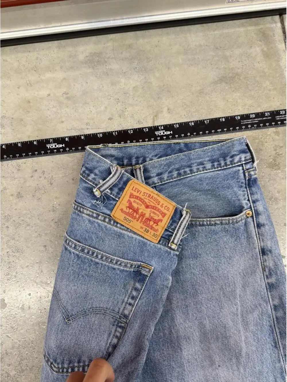 vintage levis 505 faded blue straight leg jeans size 38 x 30